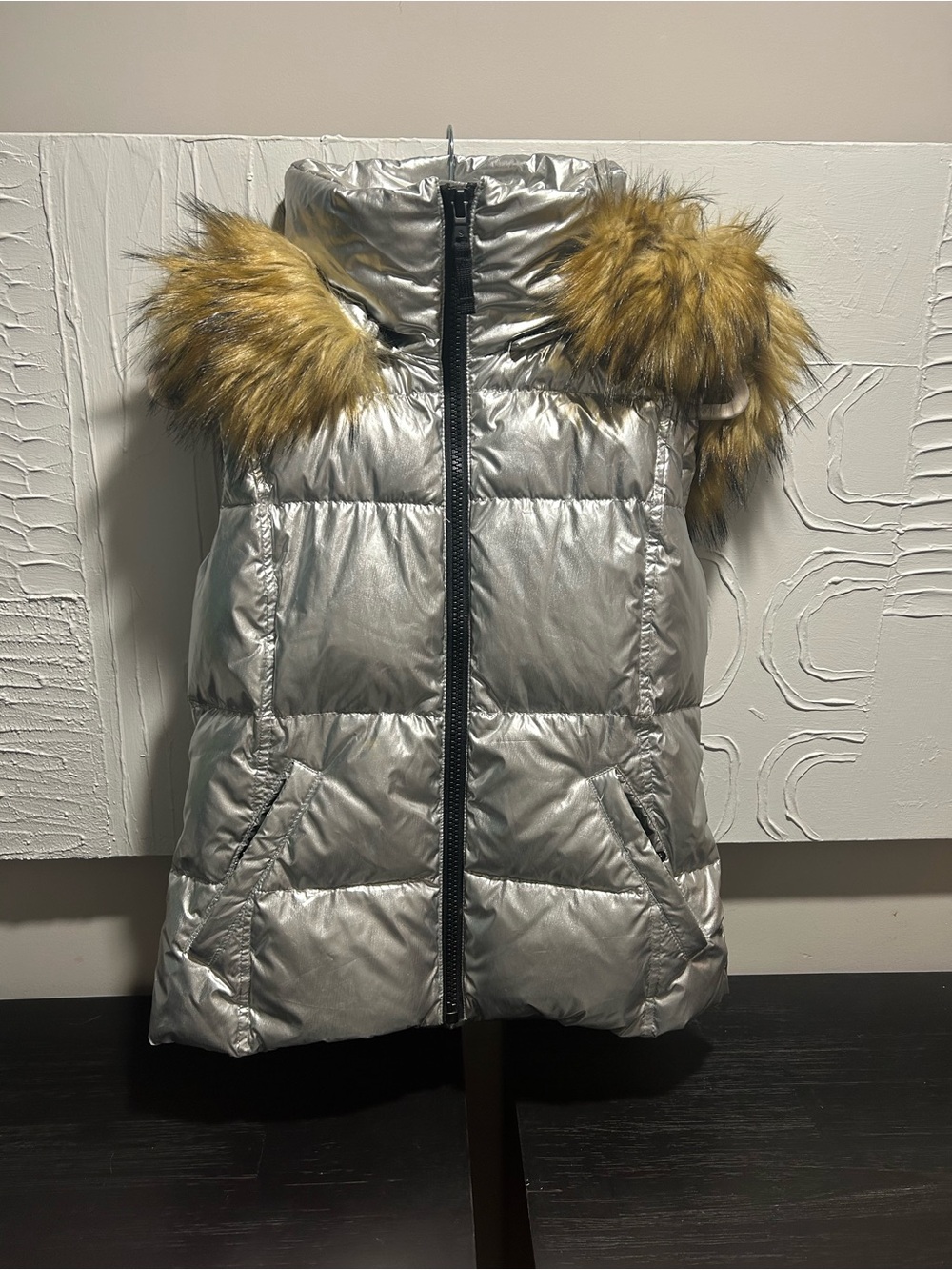 S13 New York Silver Metallic Down Puffer Vest Faux Fur Hood Women's Medium